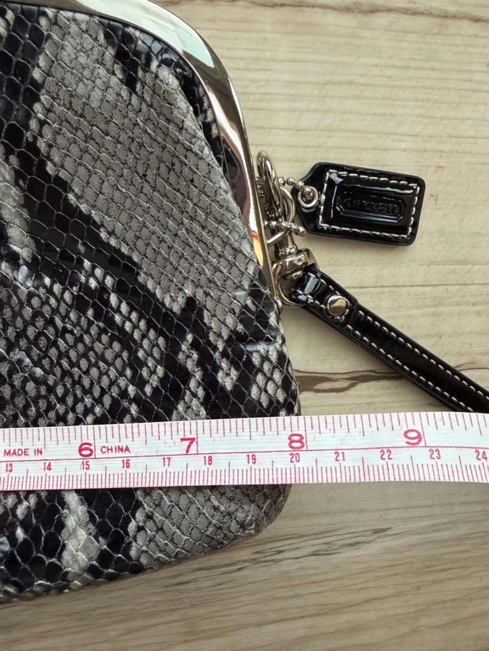 Coach Women’s Gray Snake-Effect Clutch Bag by - Picture 7 of 10